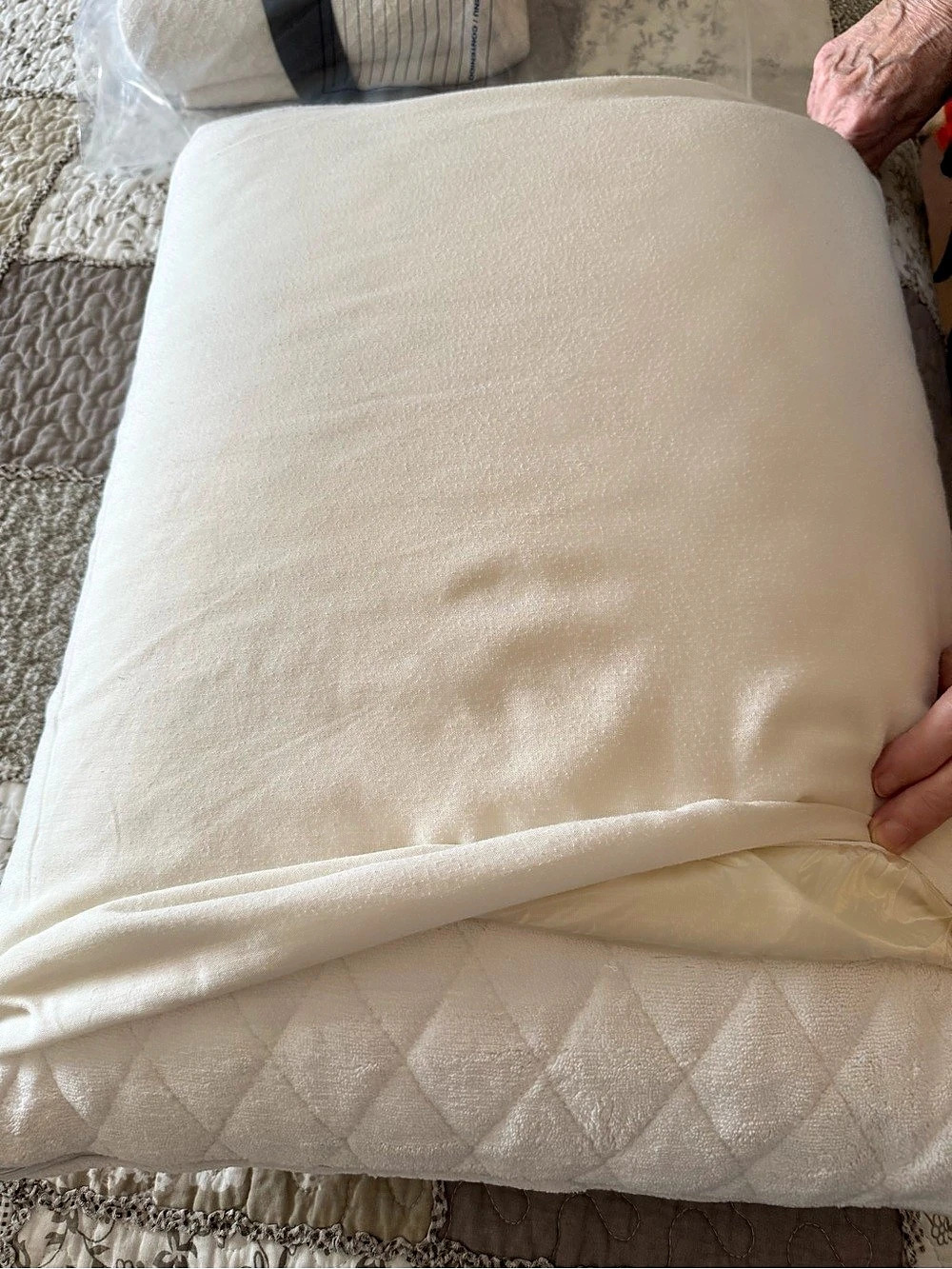 Pillow - Picture 3 of 3